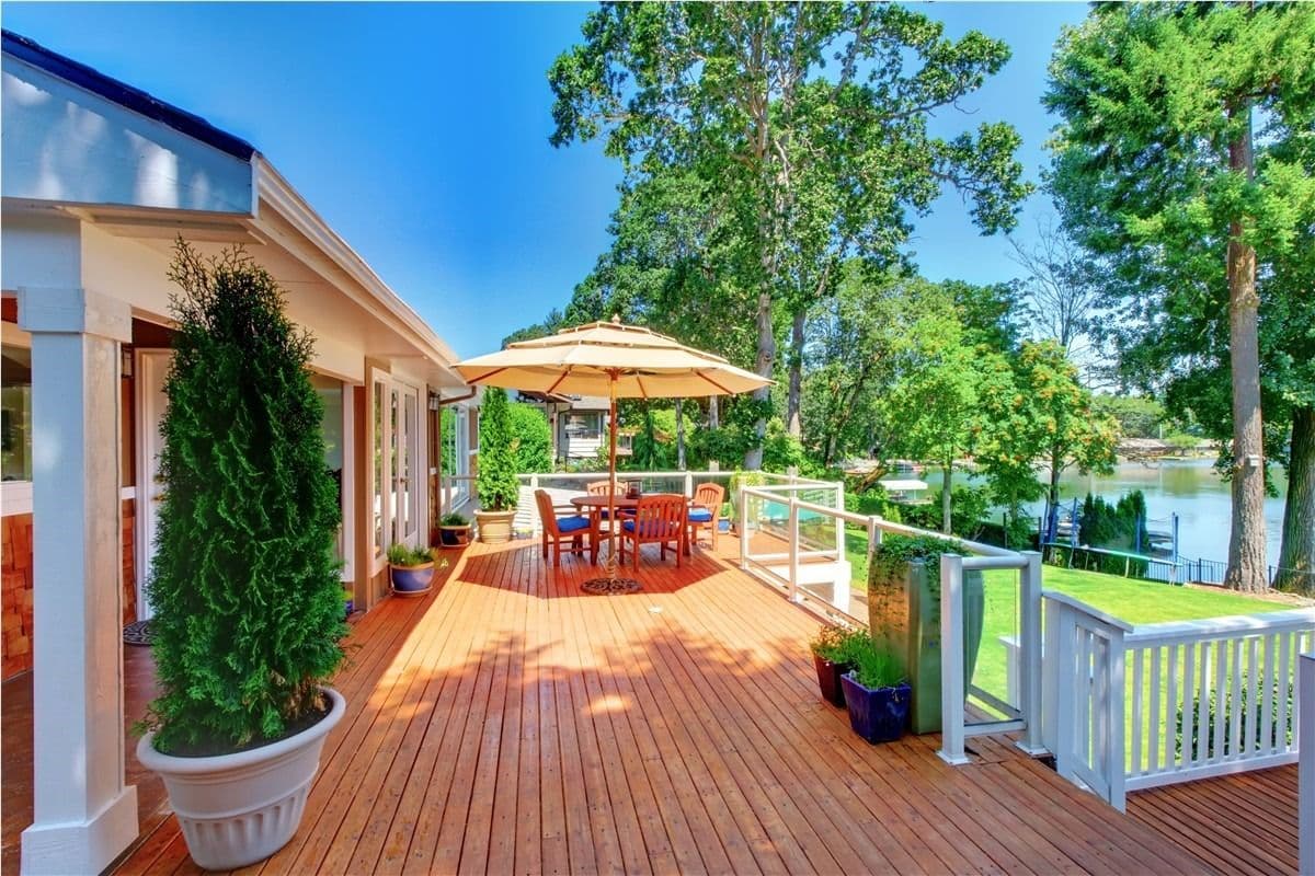 outdoor living decks